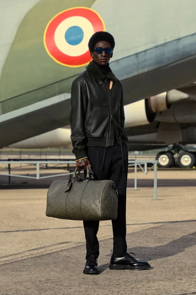 Look 25